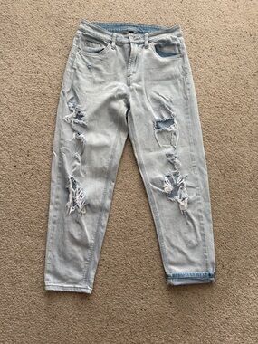 Wild Fable Light Wash Distressed Women’s Jeans